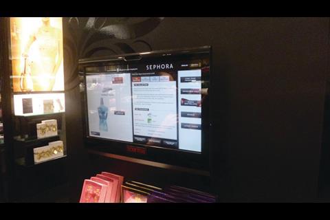 The face scanner fits perfectly in to the overall store design at Sephora